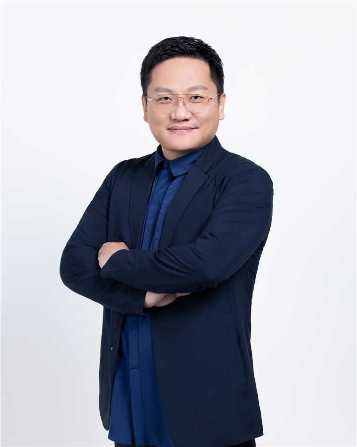 尹烨(官网1).jpg